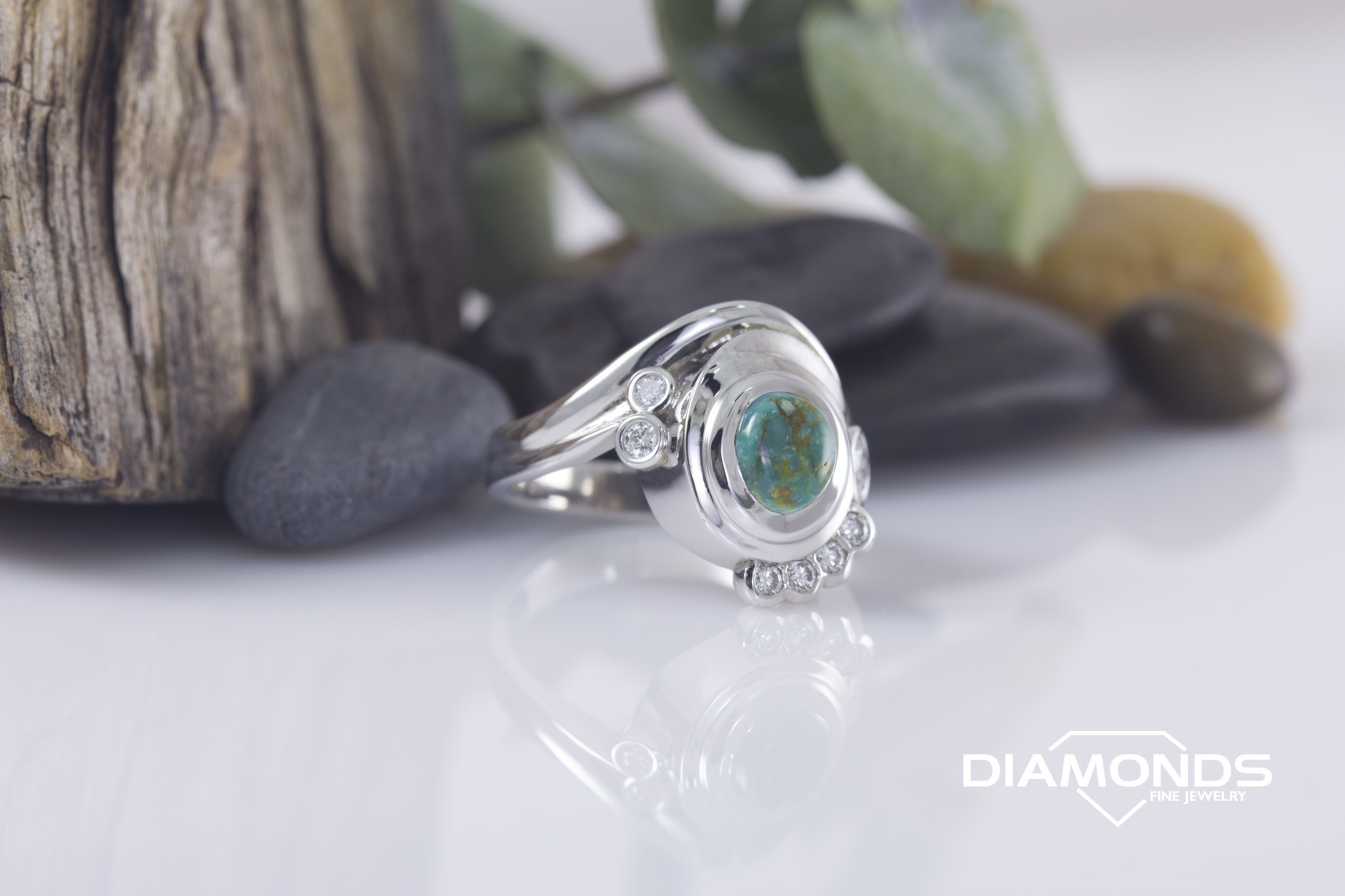 ankley, bezel set, diamond, pierced, round cut, turqoise, white gold