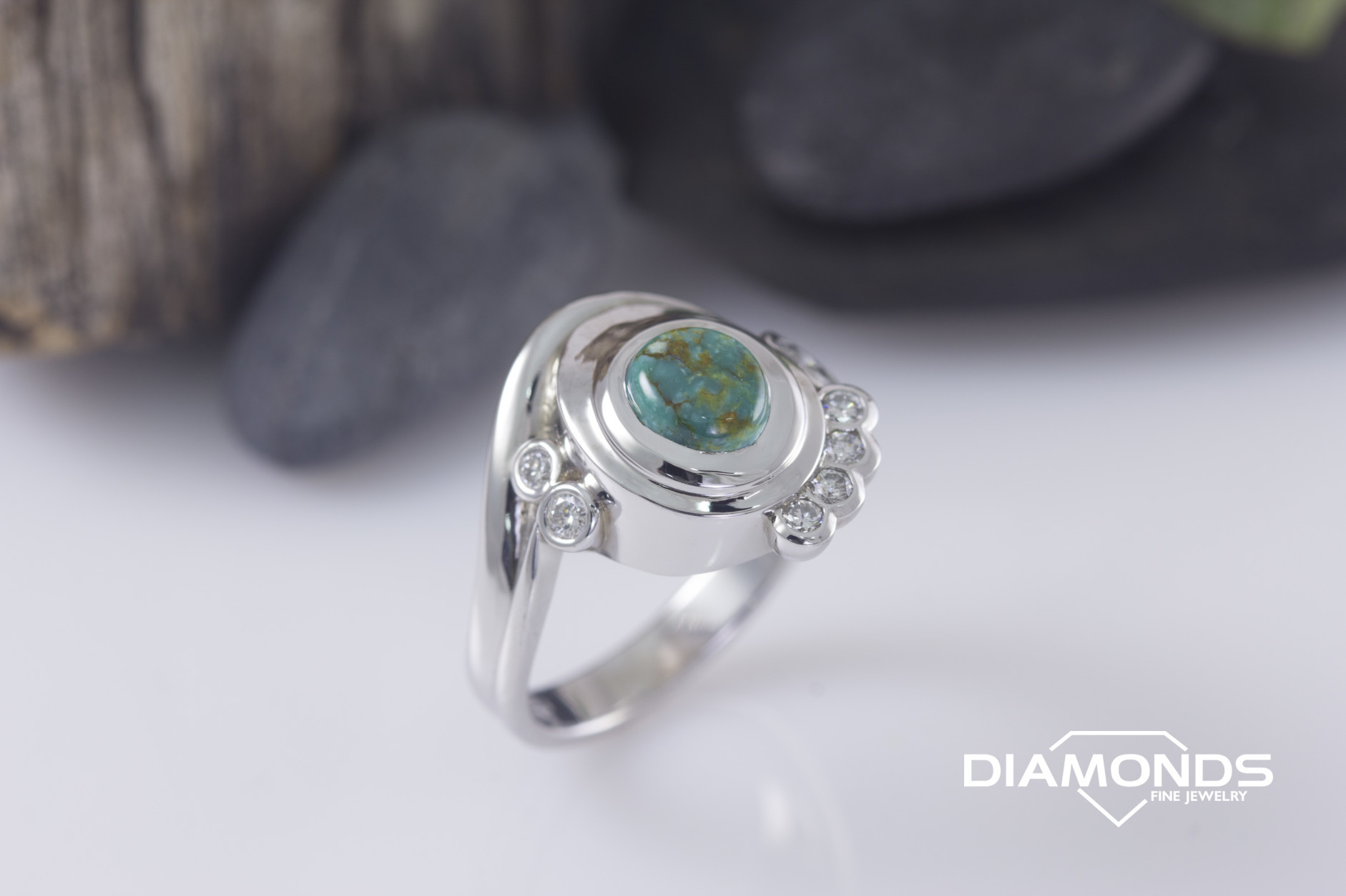 ankley, bezel set, diamond, pierced, round cut, turqoise, white gold