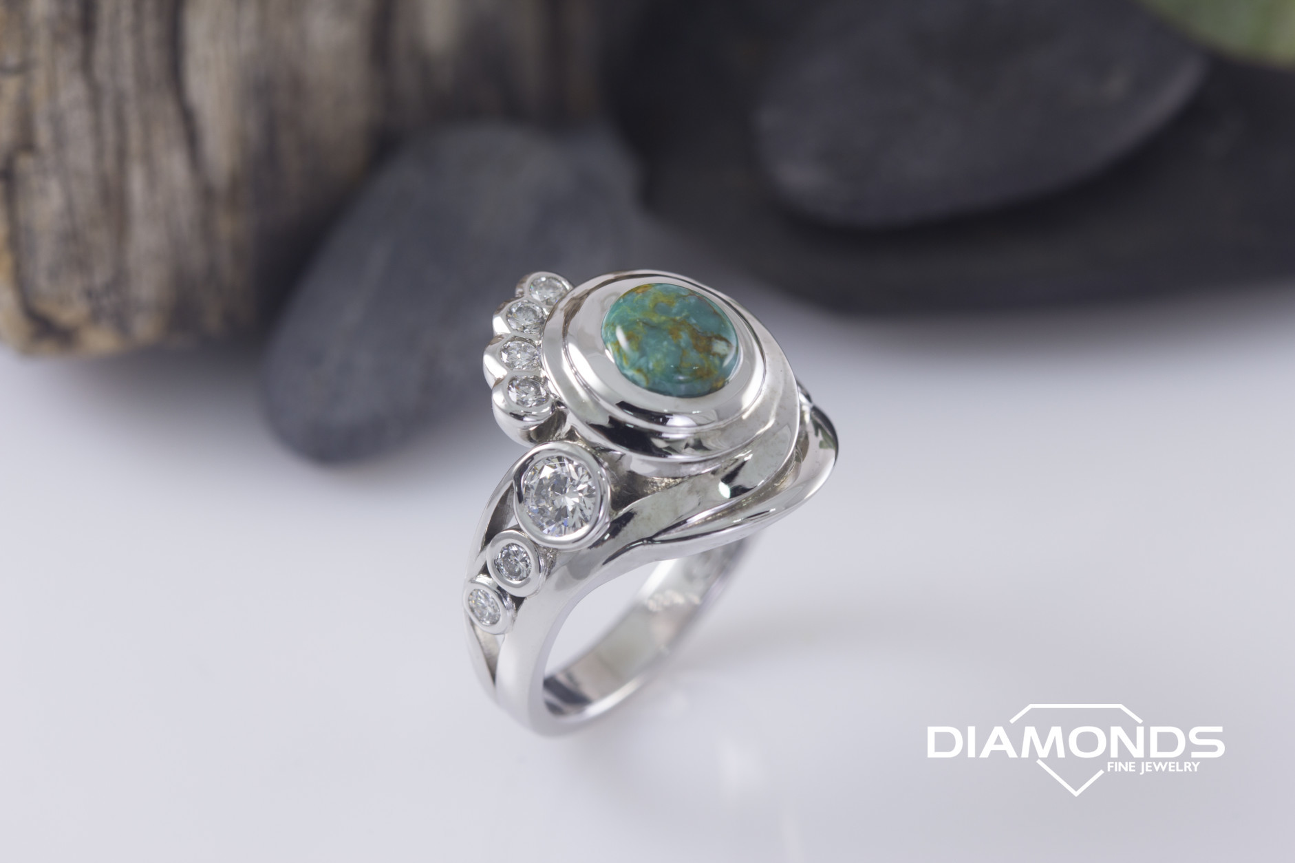 ankley, bezel set, diamond, pierced, round cut, turqoise, white gold